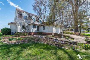 12220 LAKESHORE DR