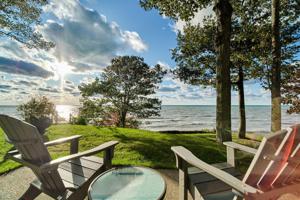 4152 Lakeshore Road