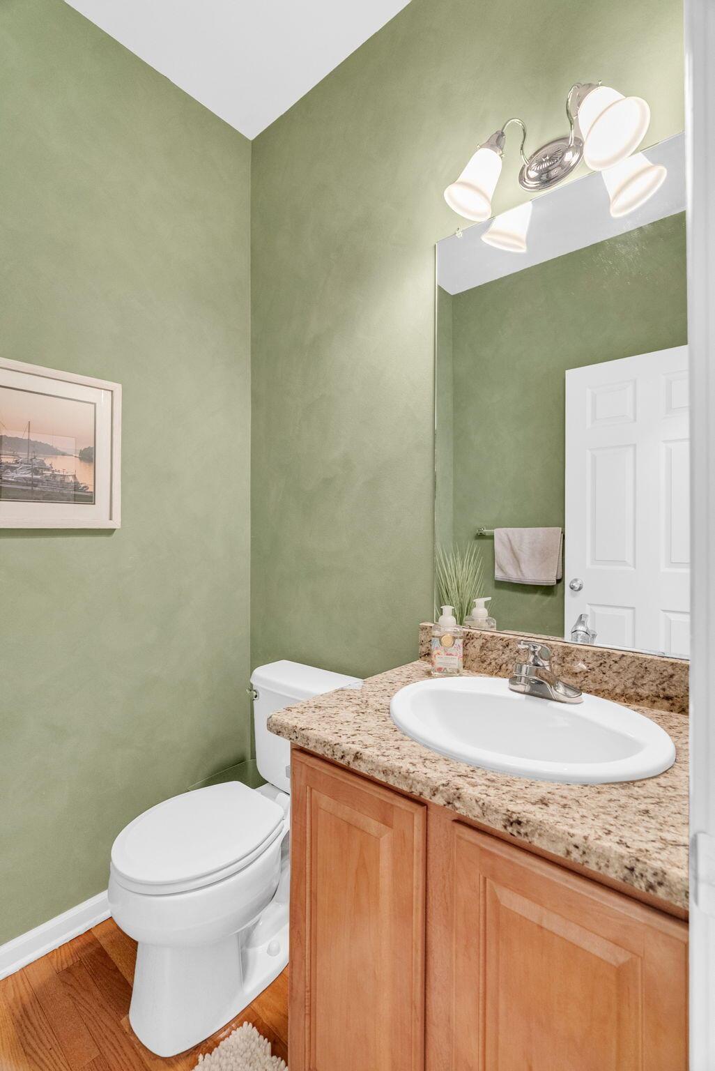 Image 4: Half Bath