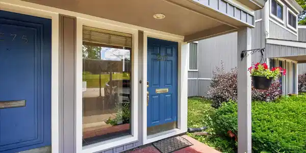 Image 3: Entrance