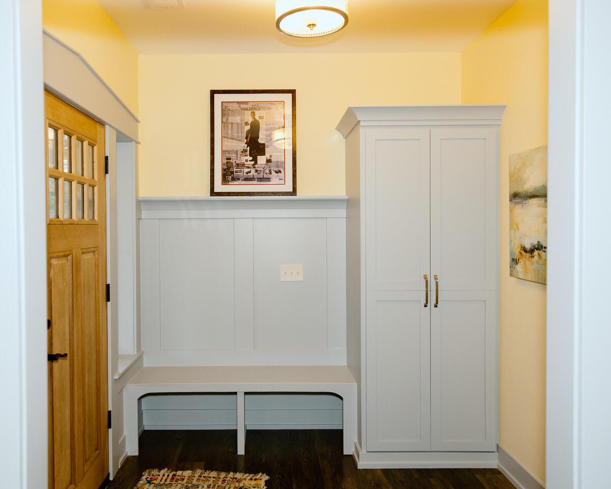 Image 3: Entryway