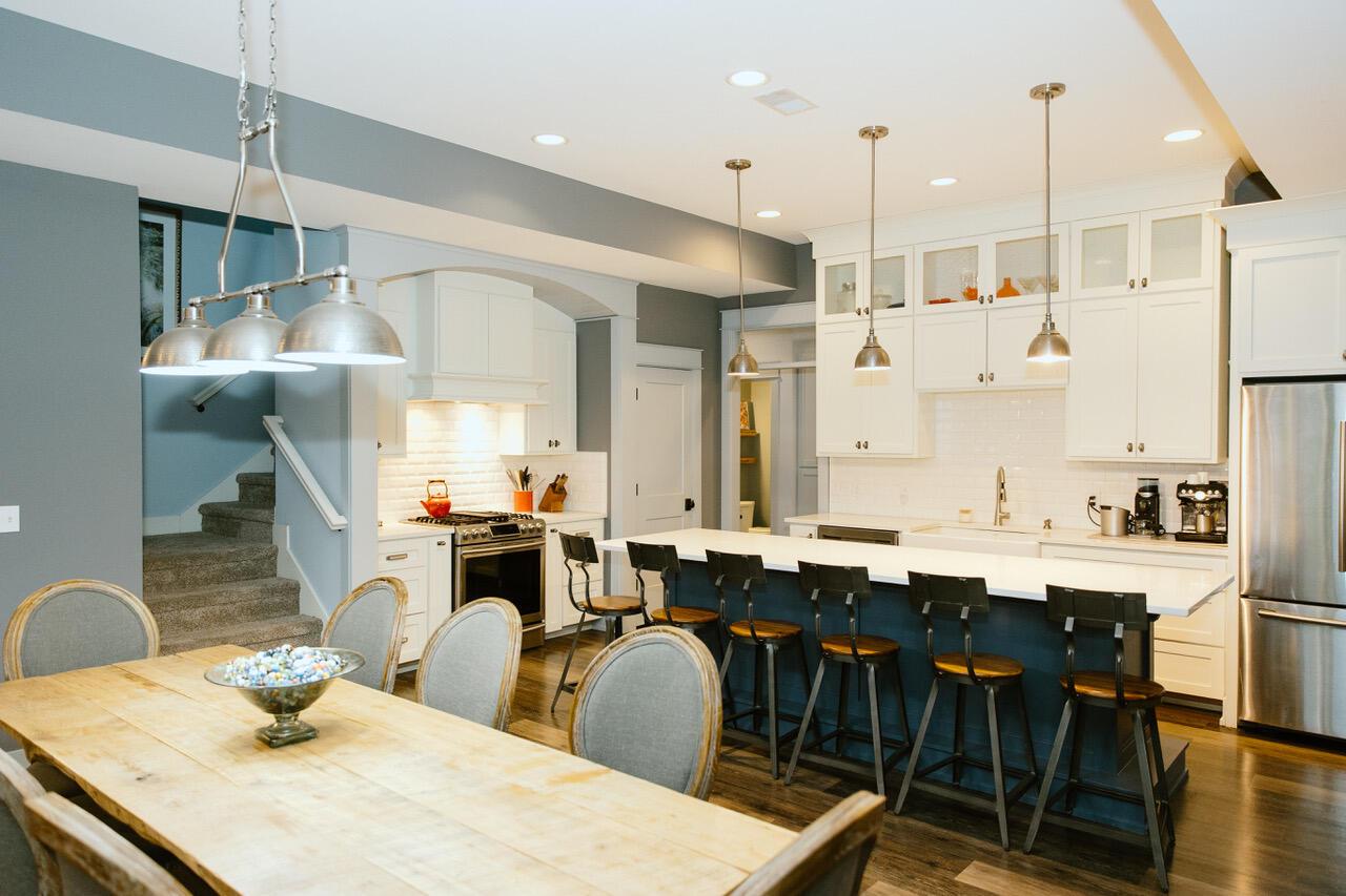 Image 4: Kitchen
