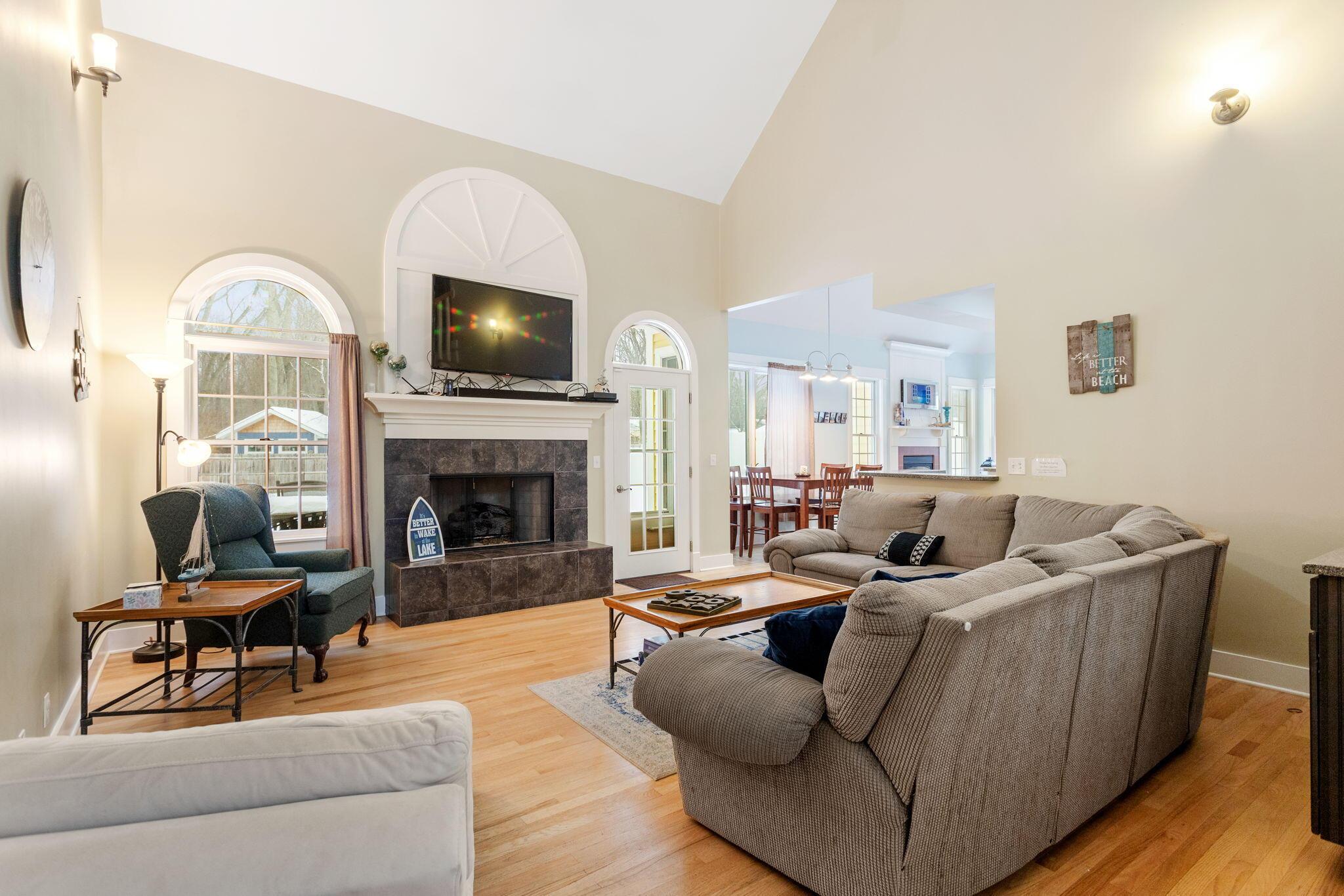 Image 4: 60-web-or-mls-7409-mitchell-ct