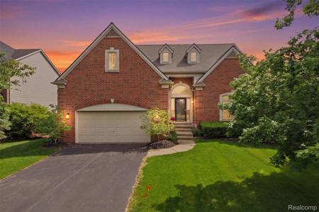 735 Kentbrook Drive