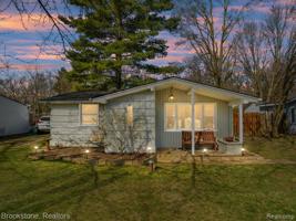 3138 GREENLAWN Avenue