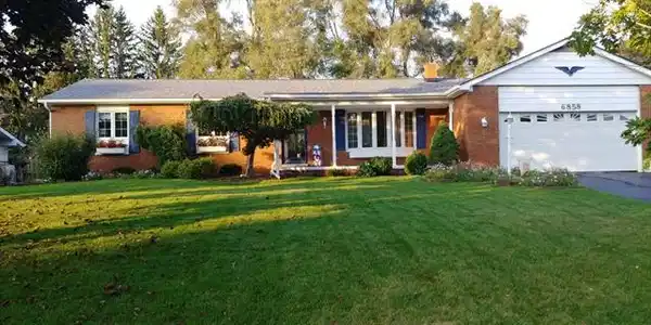 6858 WELLESLEY