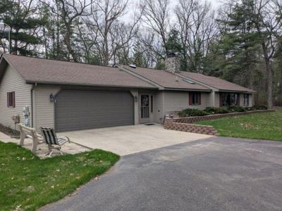 3747 Cayuga Trail