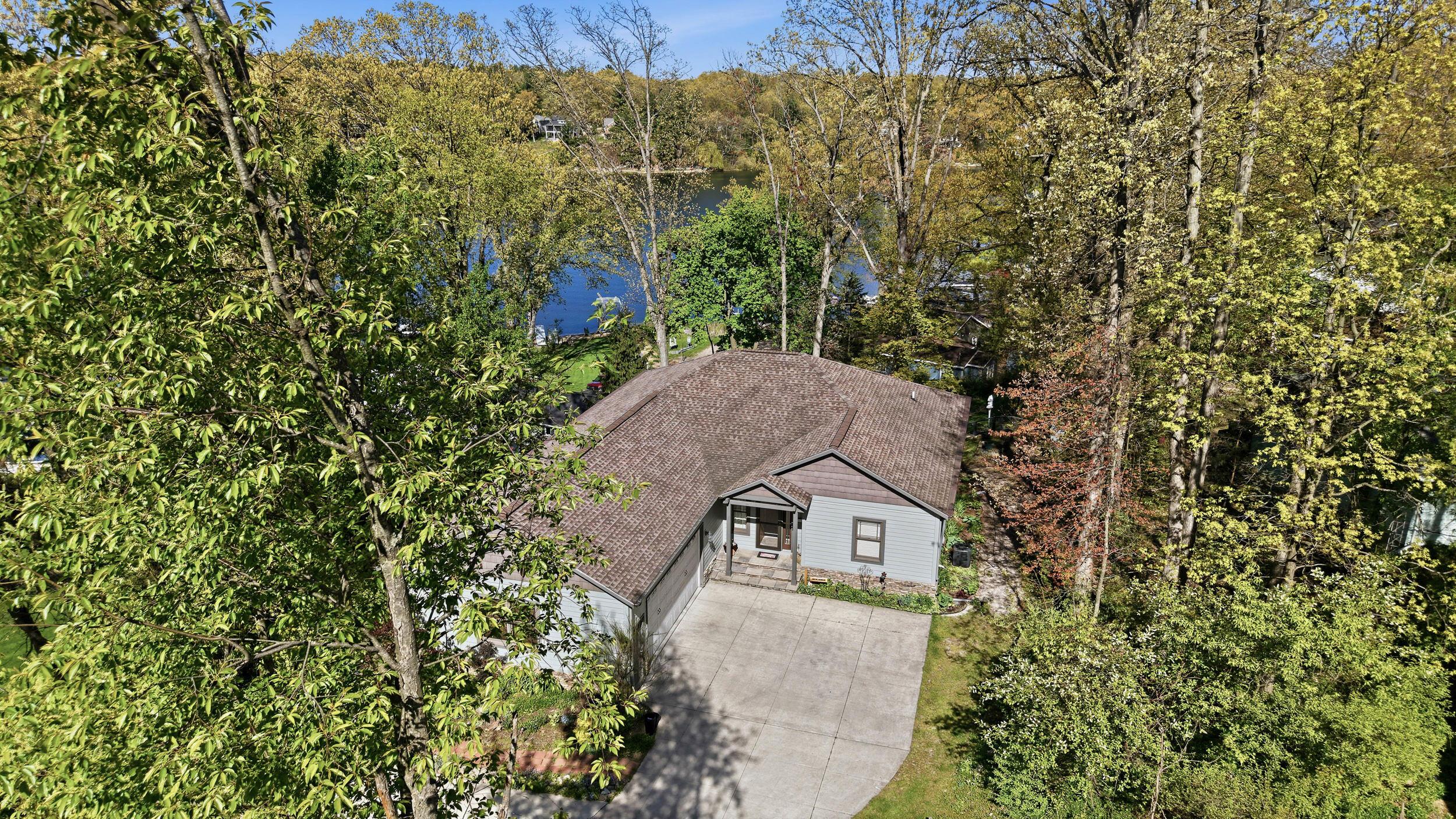 Image 3: 7352_hallridge_dr_ne_015