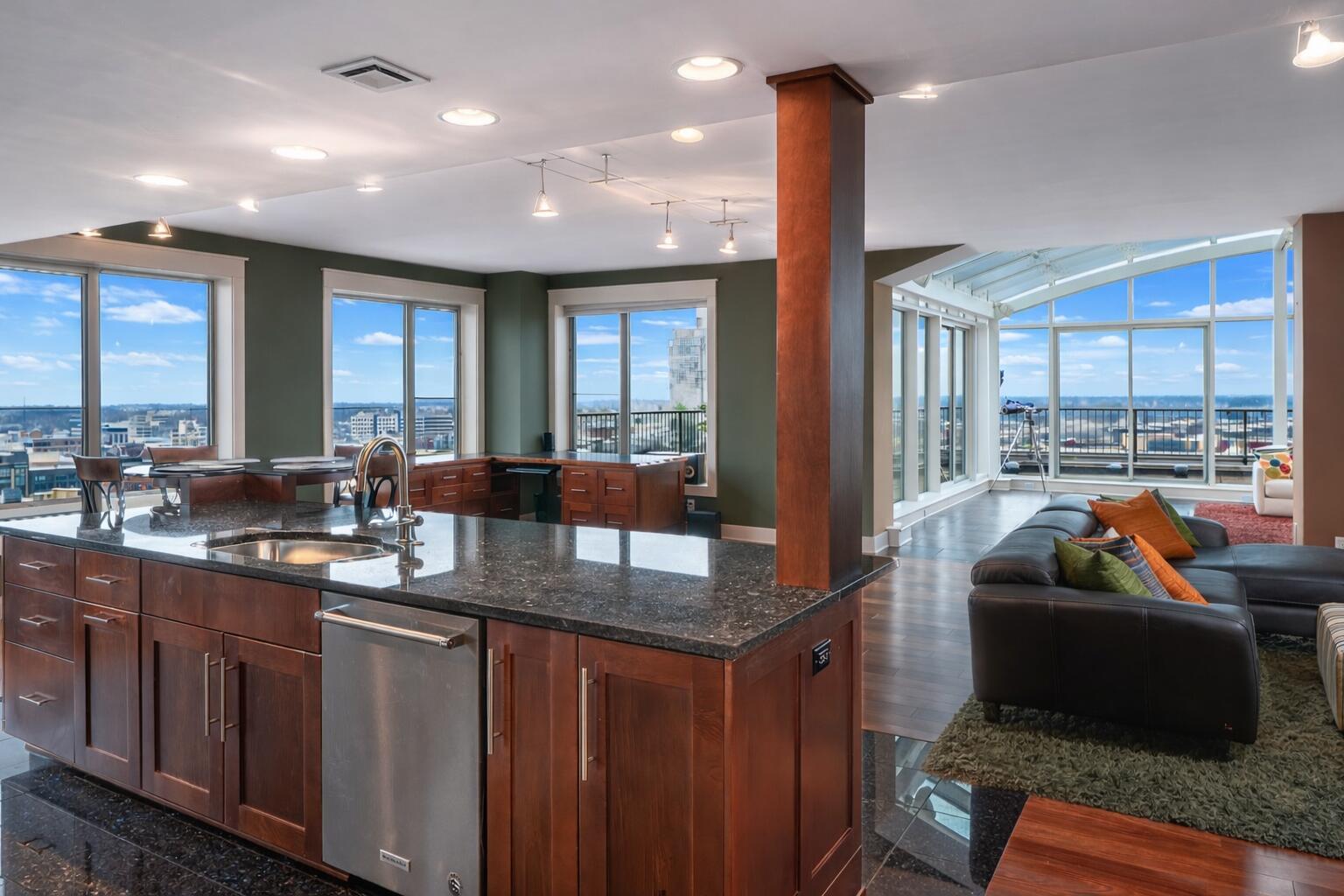 Image 3: Kitchen