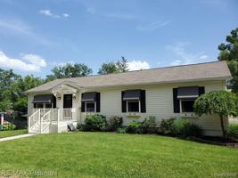 1267 E Boulevard E Drive