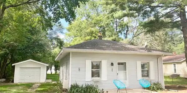 196 CRESCENT Road