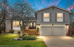 2575 ARMSTRONG Drive