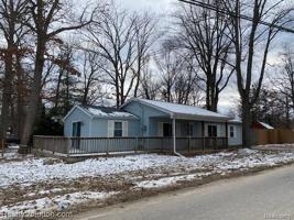 804 LAKESHORE Drive