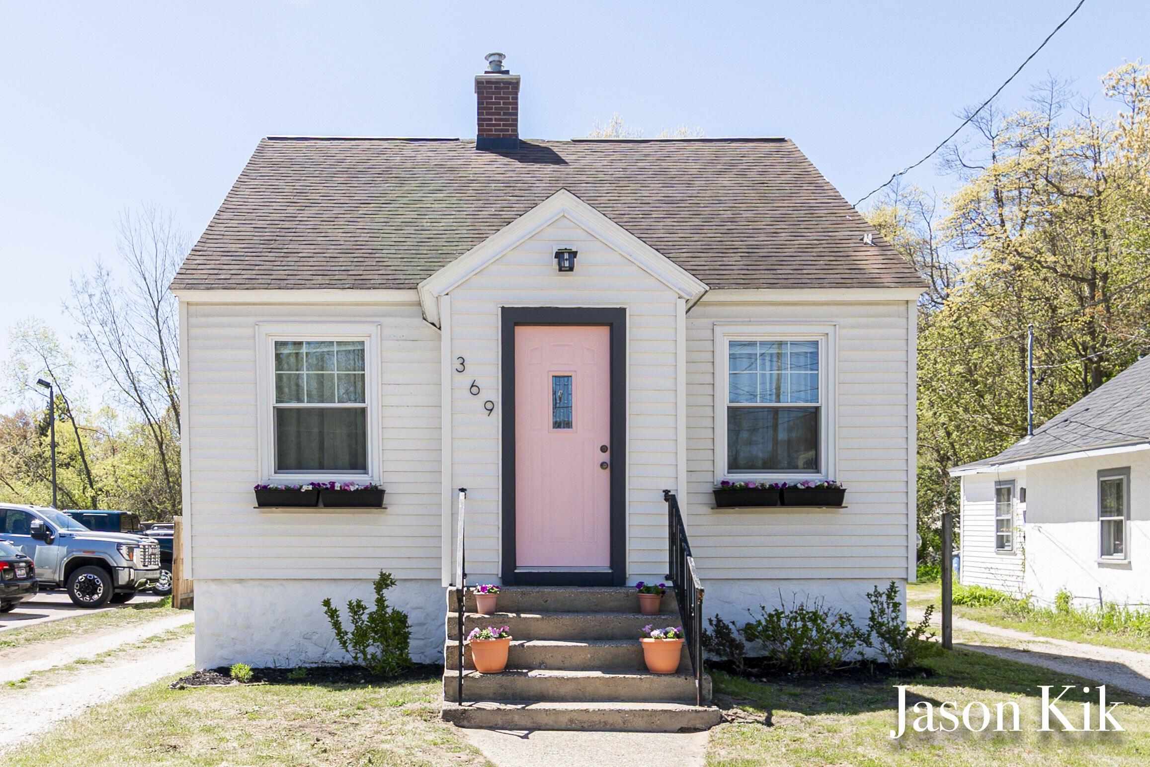 Image 2: 369 N 3rd-37
