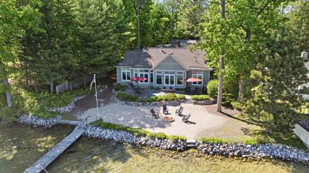 2704 Crescent Shores Drive