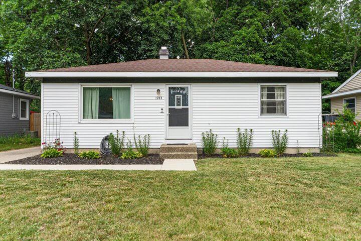 Image 1: 10-Exterior 01 cropped