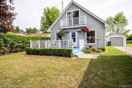 7462 Woodbine Road