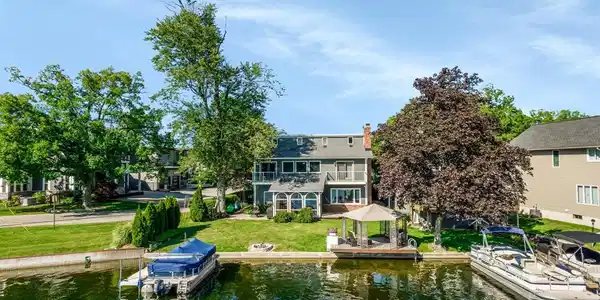 111 Park Island Drive