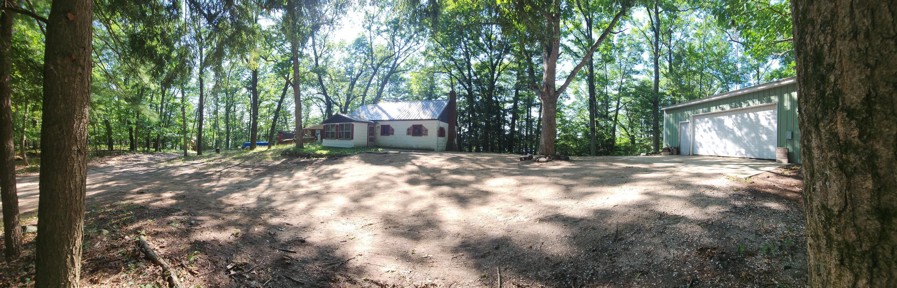 Image 3: Cabin and Polebarn Pano