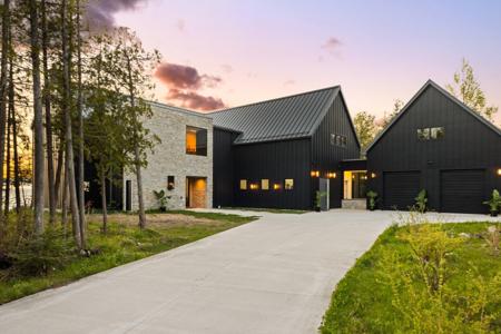 9371 Onominese Trail