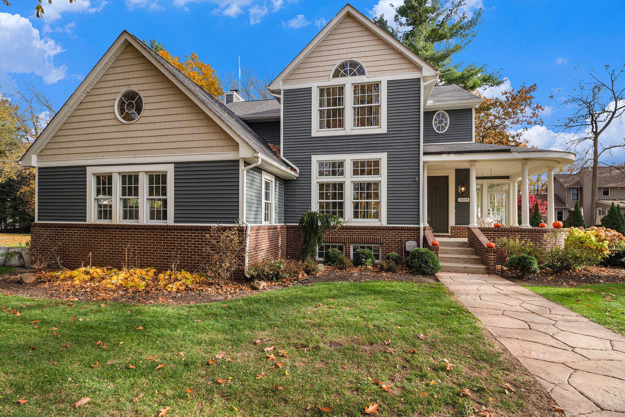 Image 2: 001_img_5331_356