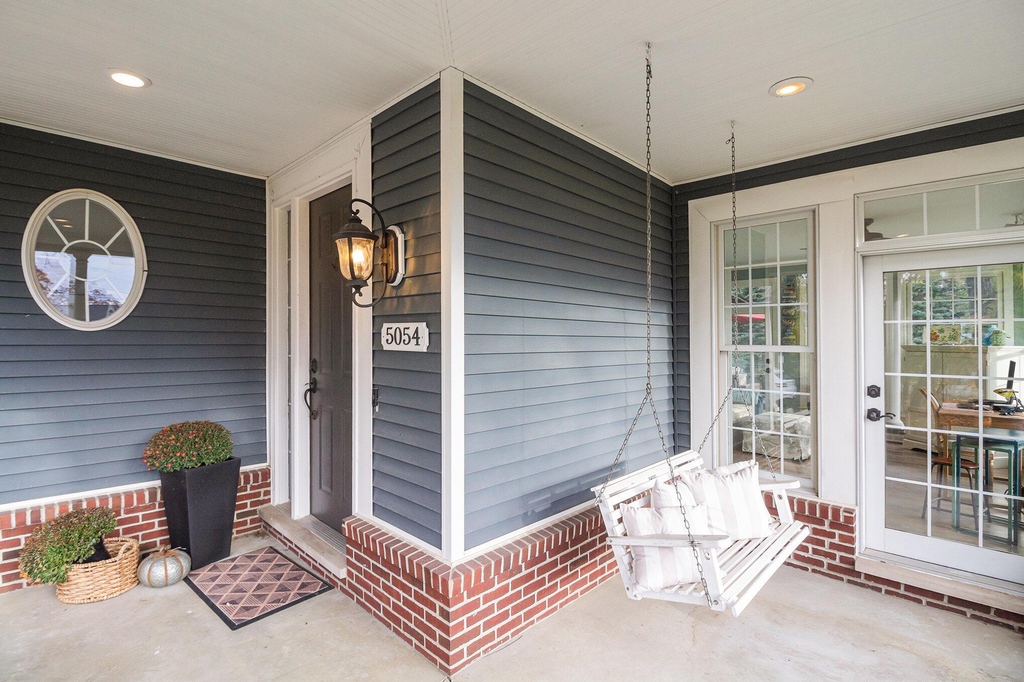 Image 4: 006_img_5428_220