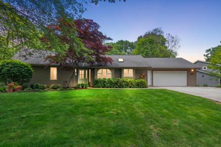 368 S Lakeshore Drive