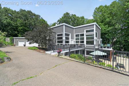 5255 Oak Hill Trail