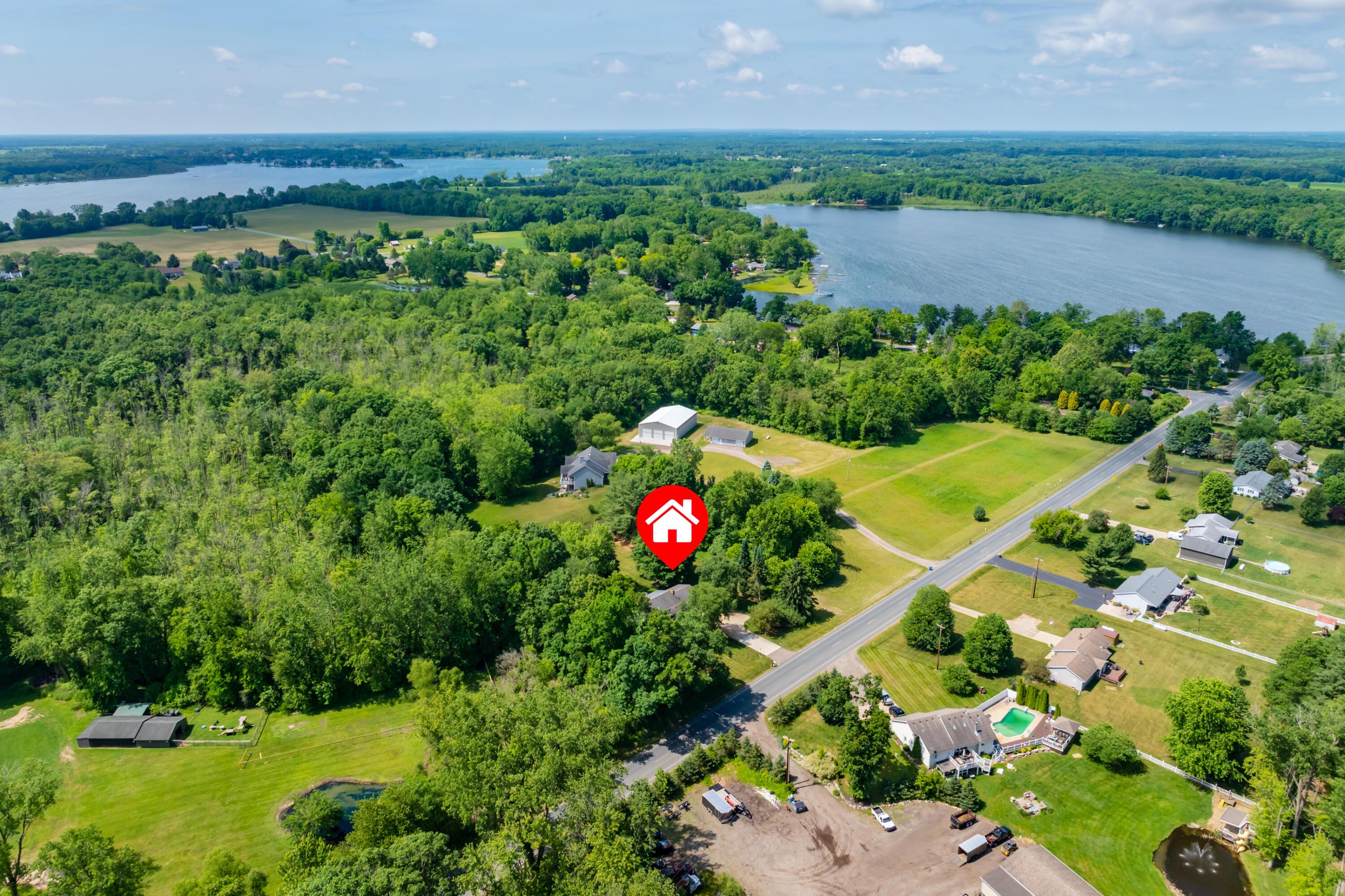 Image 3: S Ave E 7732 Scotts 49088-53