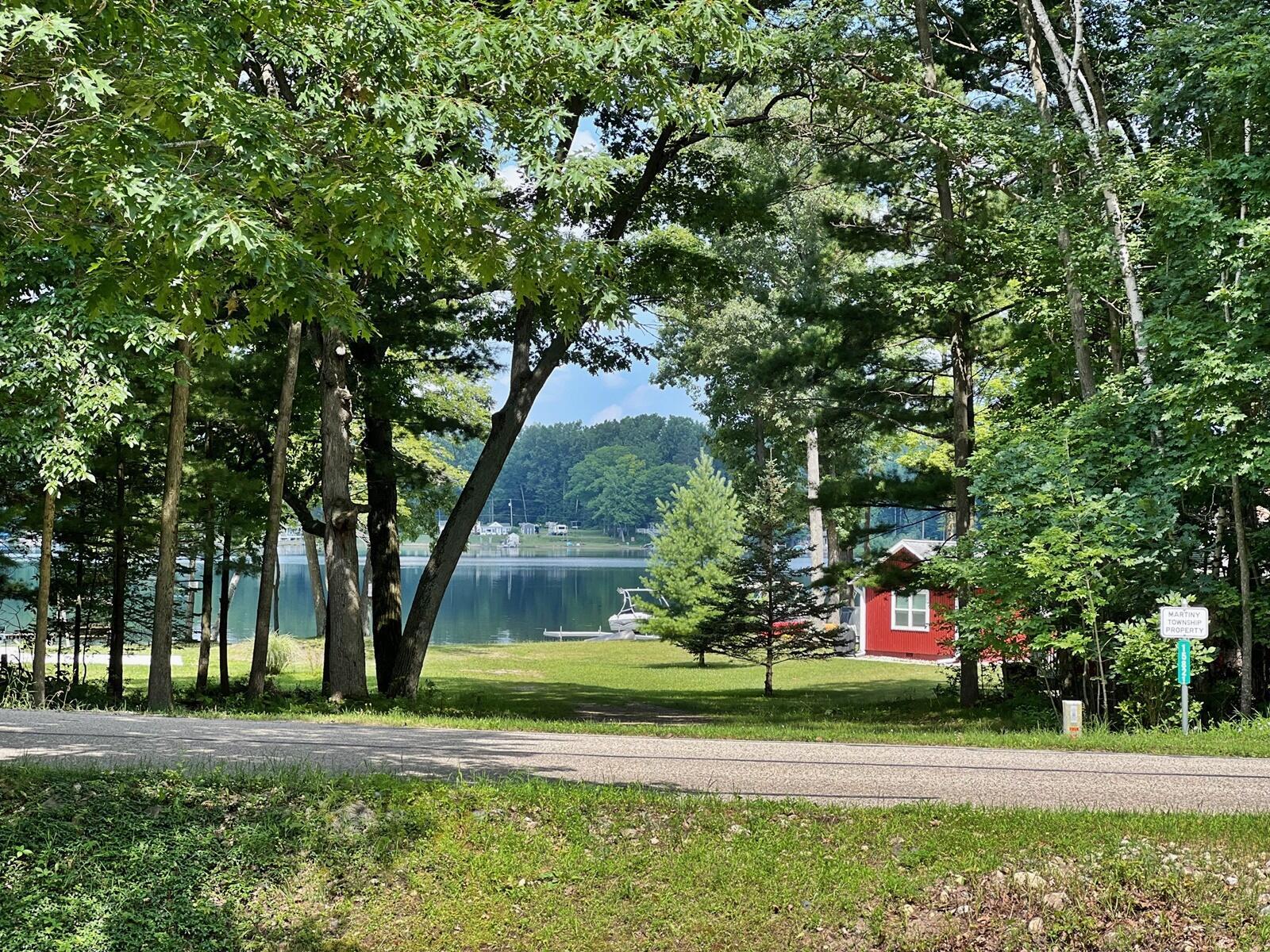 Image 2: 2