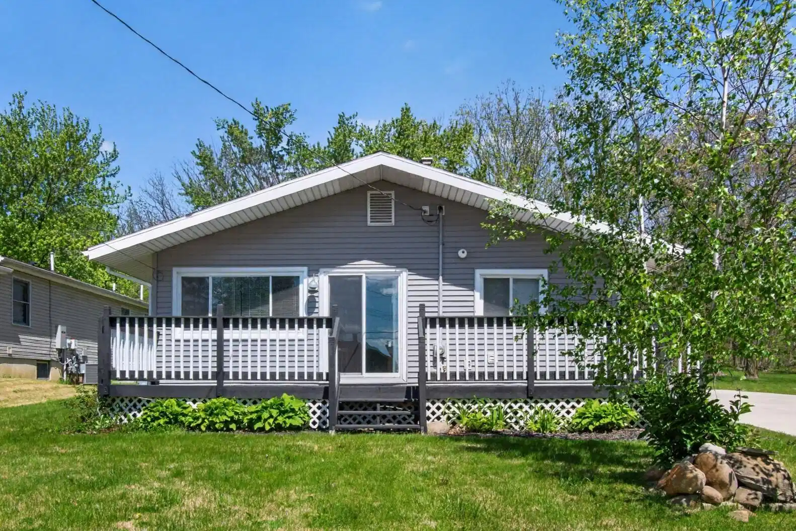 Image 1: 10674 Wesch Rd, Brooklyn, MI 49230