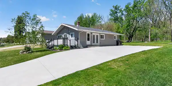 Image 2: 10674 Wesch Rd, Brooklyn, MI 49230