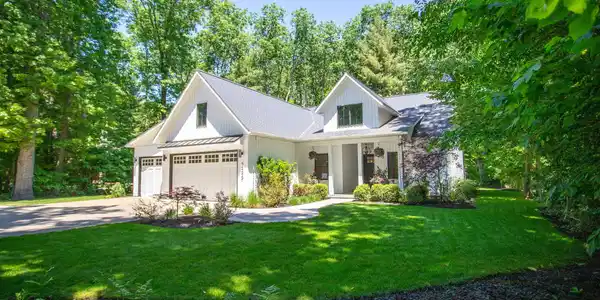 6225 Lighthouse Court