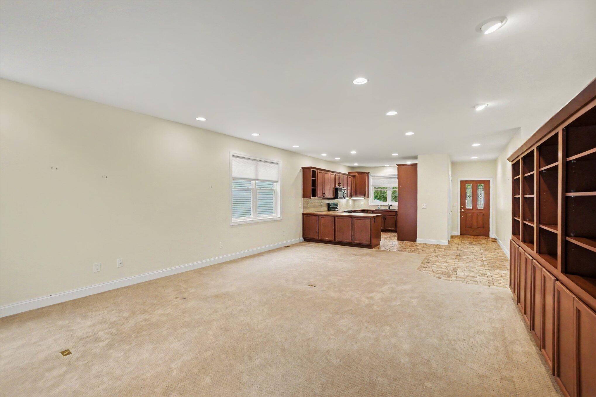 Image 4: Livingroom/dining
