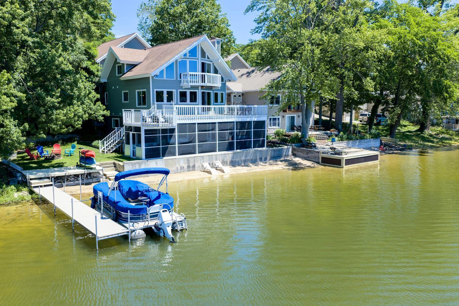 Image 1: 68388 Dailey Rd Edwardsburg MI-large-001
