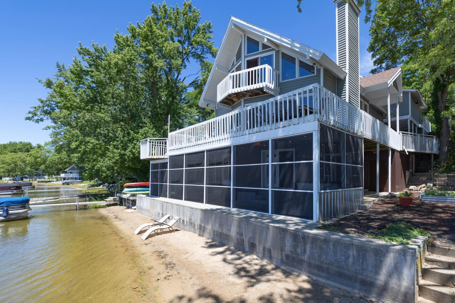 Image 3: 68388 Dailey Rd Edwardsburg MI-large-003