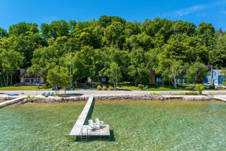 1205 E South Shore Drive