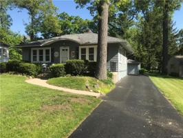 2130 PONTIAC Drive