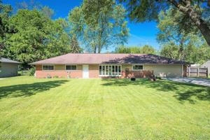 6195 PARAMUS