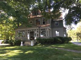 1050 RIVER Road