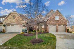 10782 SPARKLING WATERS Court