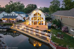 3389 S WOODLAND Drive