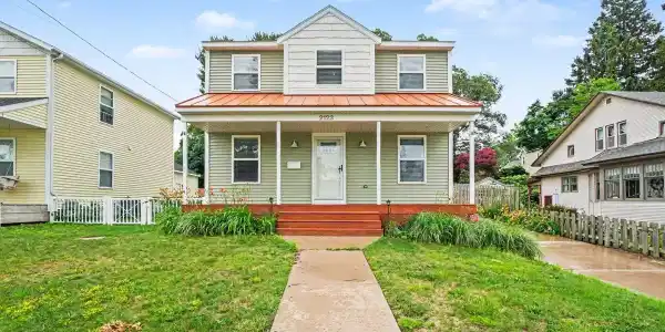 2123 Lakeshore Drive