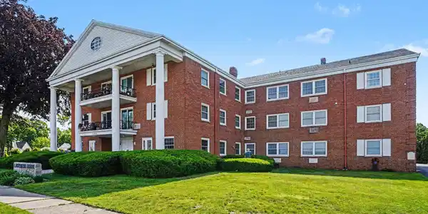 1249 Lakeshore Drive