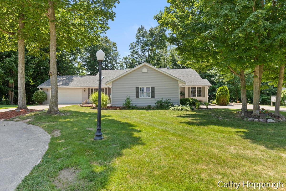 Image 1: 6733-Beechwood_001