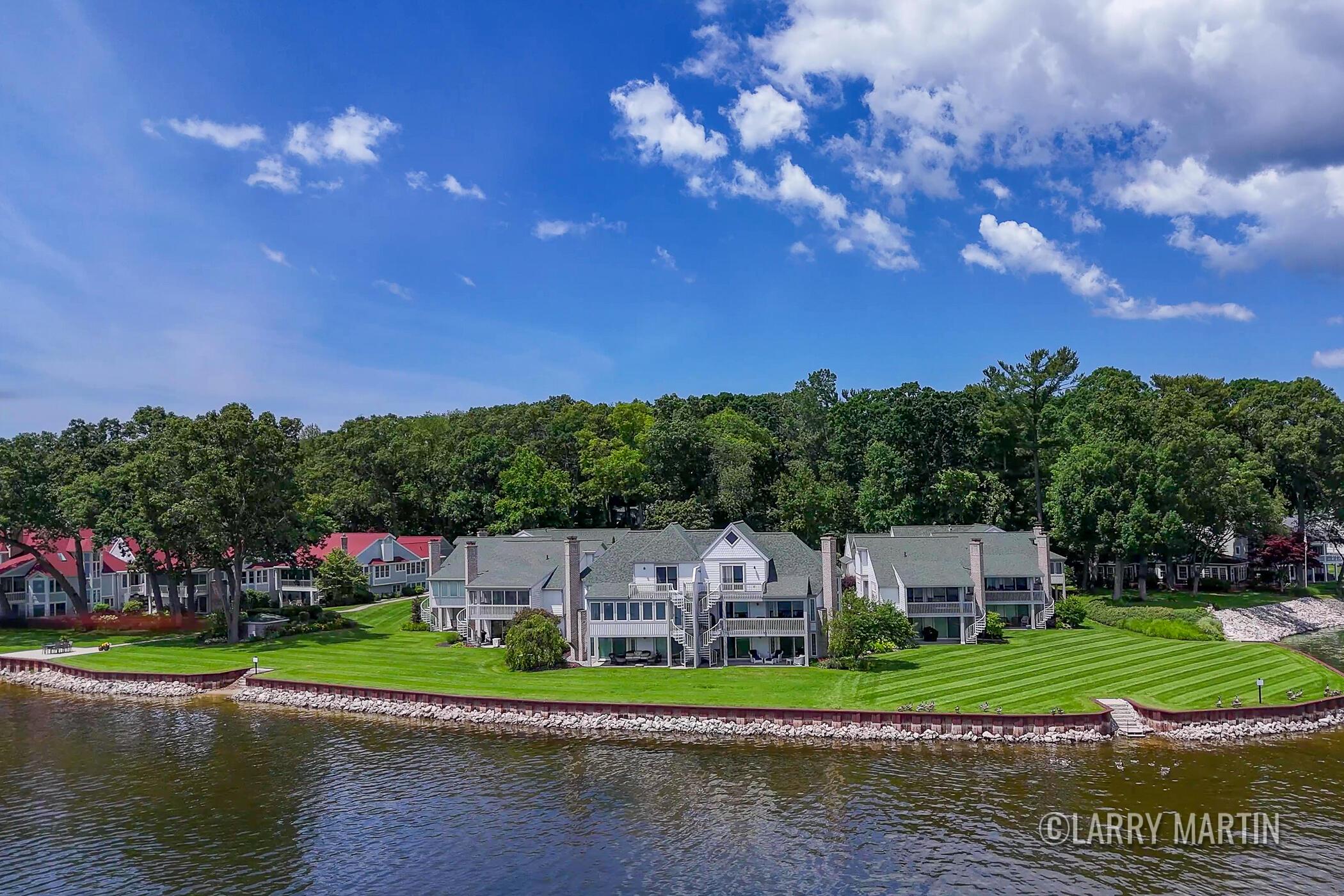 Image 2: 16952 Landing Dr_47