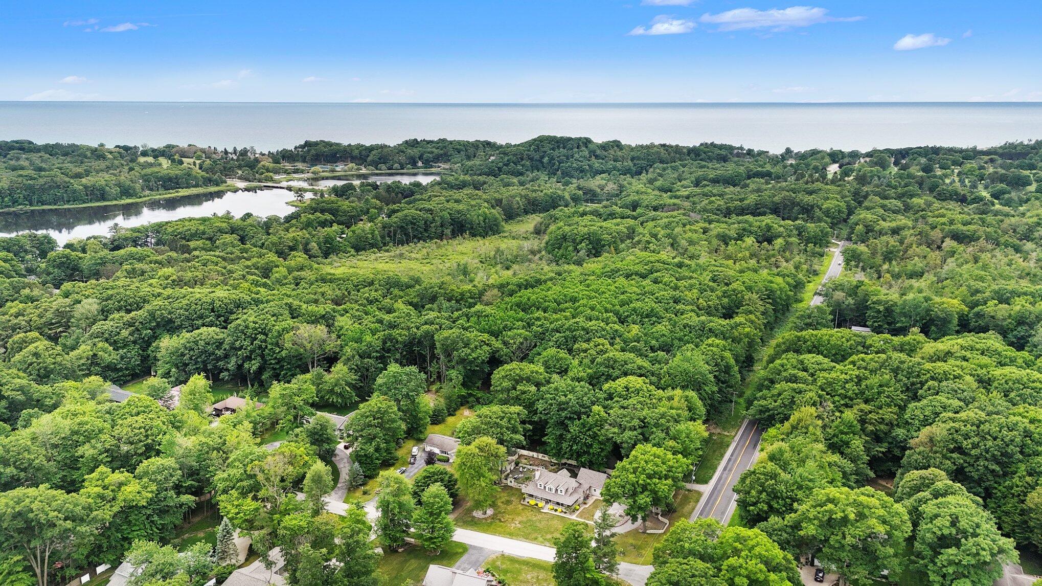 Image 4: Lincoln Lake and Lake Michigan