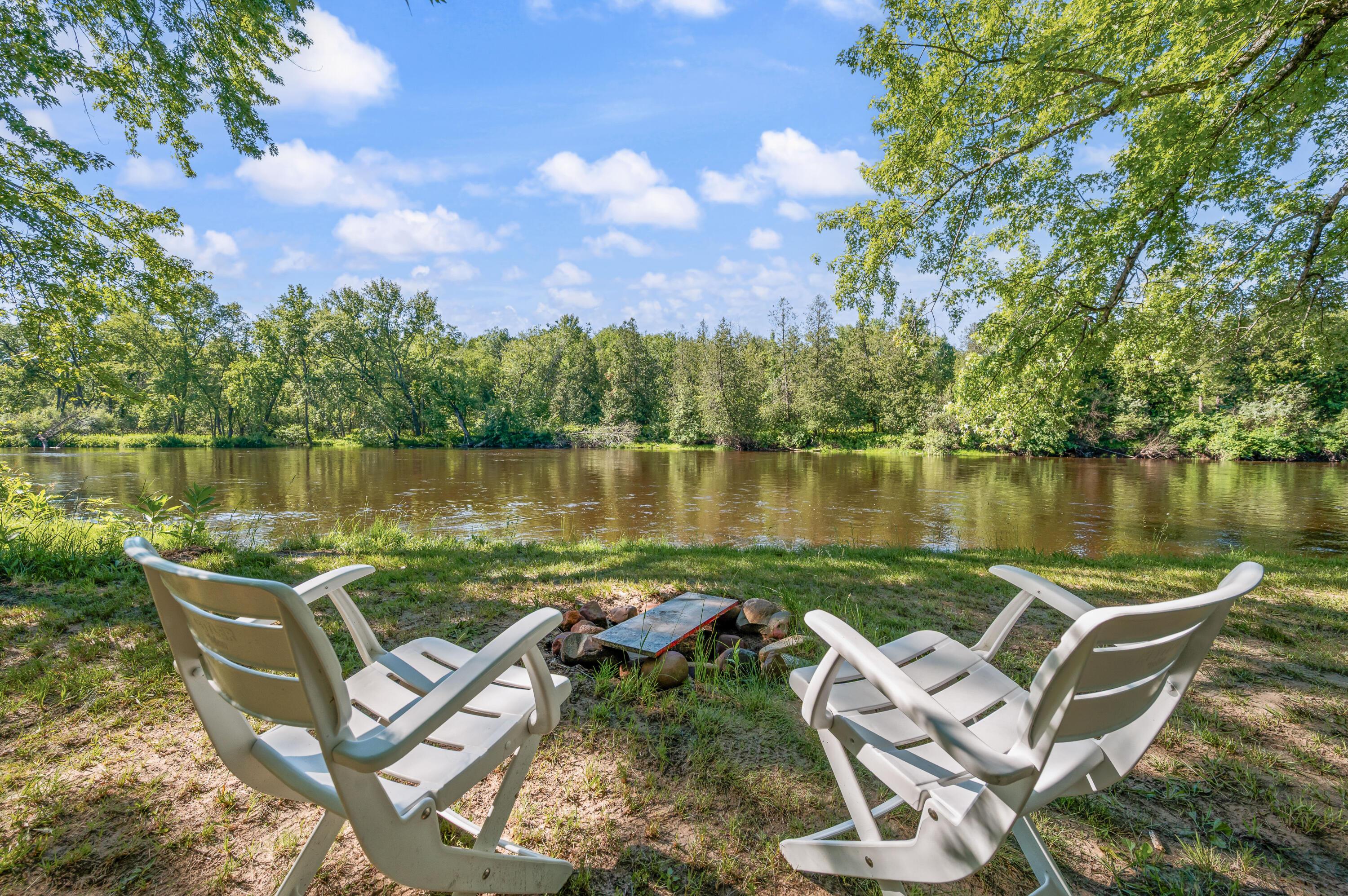 Image 3: 16655-RoaringBrookDr-Hersey-22