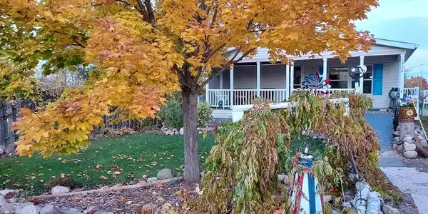 2924 Lakeshore Road