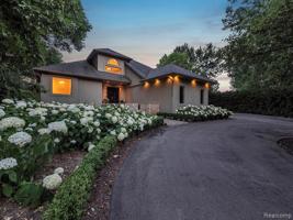 285 LEOTA Boulevard